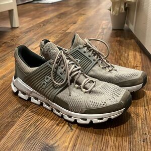 On Cloud Cloudswift Sneakers